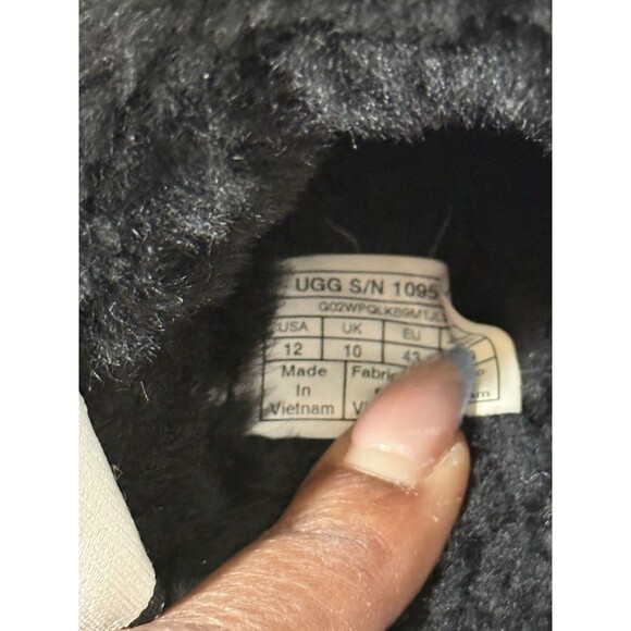 UGG Women's Fluff Yeah Slide Slippers, Black,(12 US) (UK 10) (EU 43) (JAPAN 29). - Picture 11 of 12